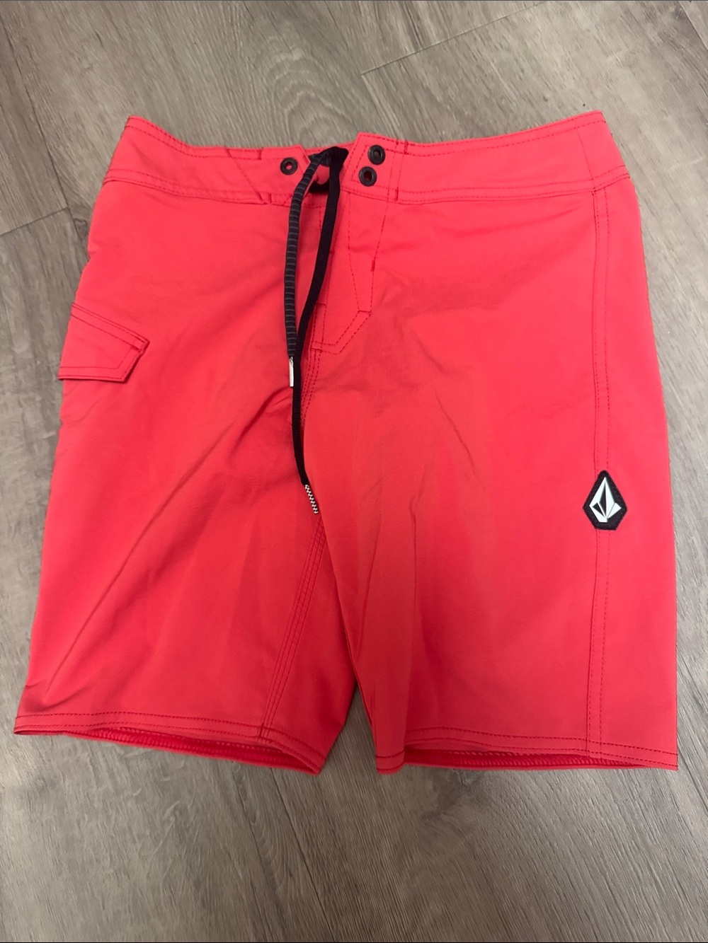 Volcom Coral Red boys Swim Boardshorts. Waist 26